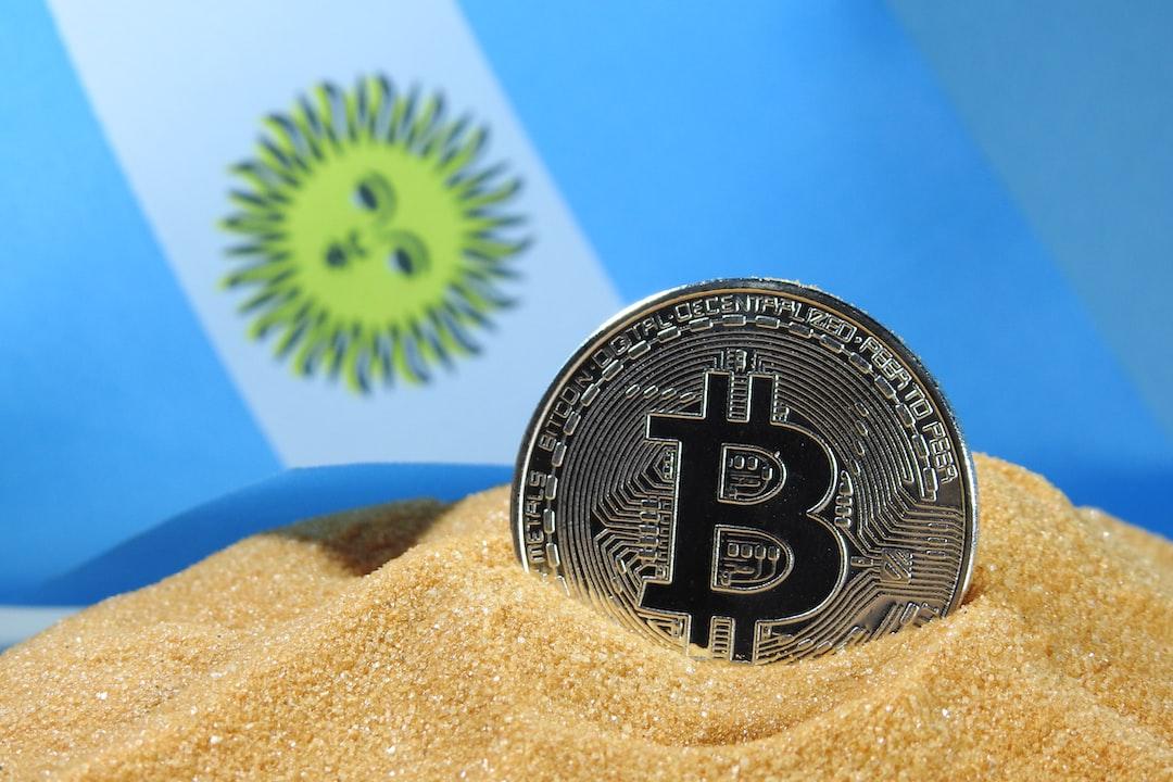 Shiba Inu Price Declines as Whales Offload 18 Billion Coins